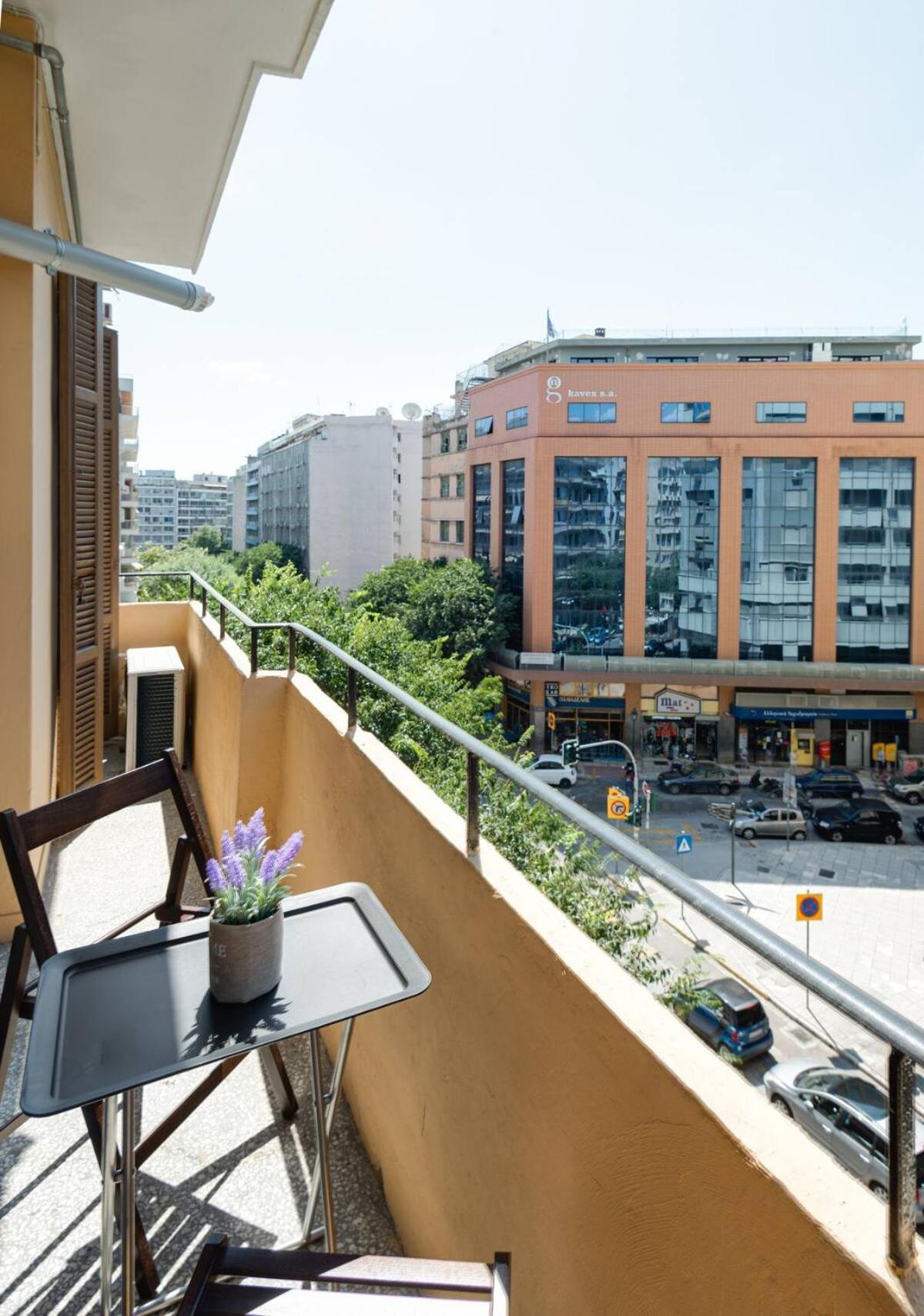 Private Pristine Balcony Home- Heart Of The Center Tessalónica Exterior foto